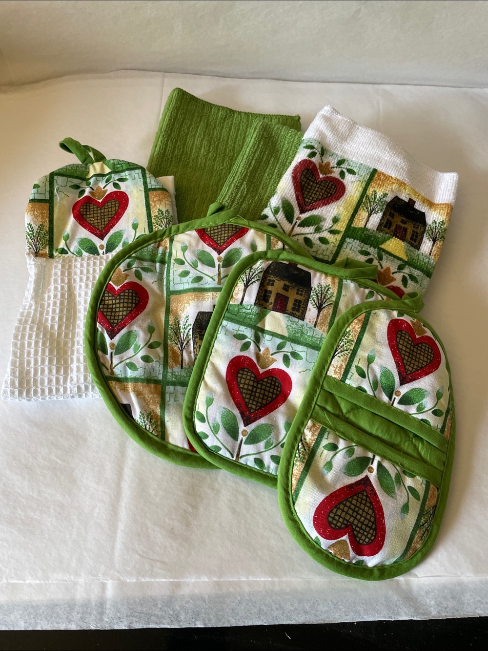 Green Heart Kitchen Towel, Oven Mitt & Pot Holder‎ Set